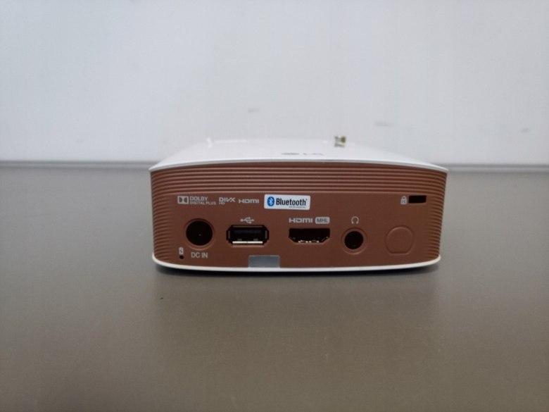 LG Electronics - 【プロジェクタ】LG PH150G LEDモバイルプロジェクター 100インチ画面がラクラク持ち運び。手のひらサイズ